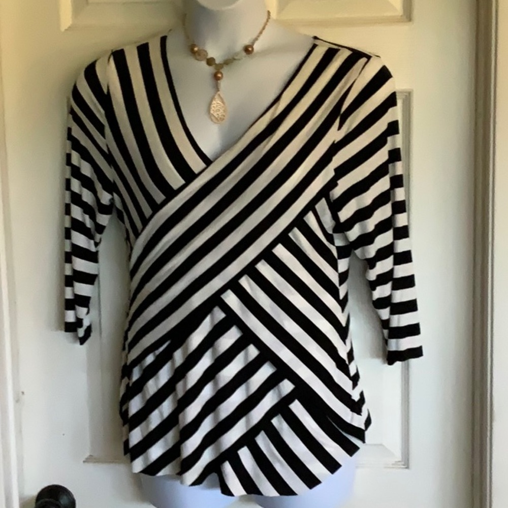 VINCE CAMUTO casual top